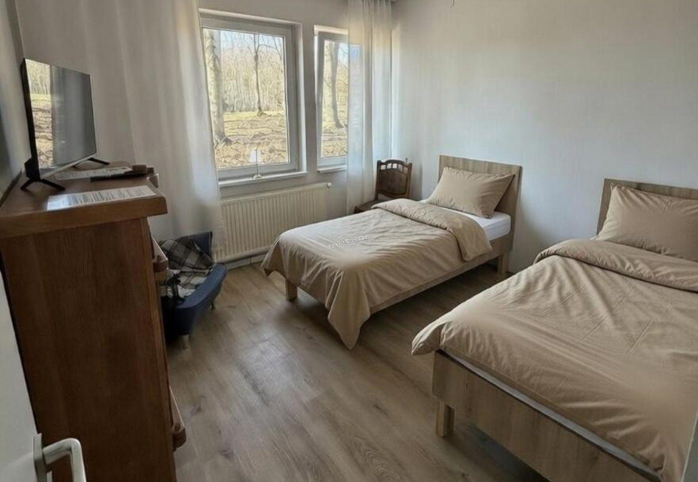 Pokój z dwoma pojedynczymi łóżkami
